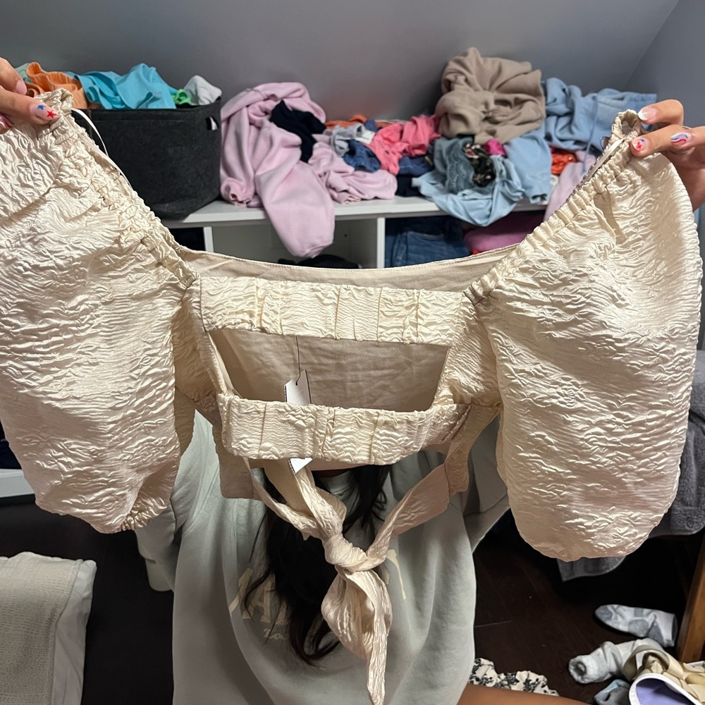 Astr Cream Puff Sleeve Blouse